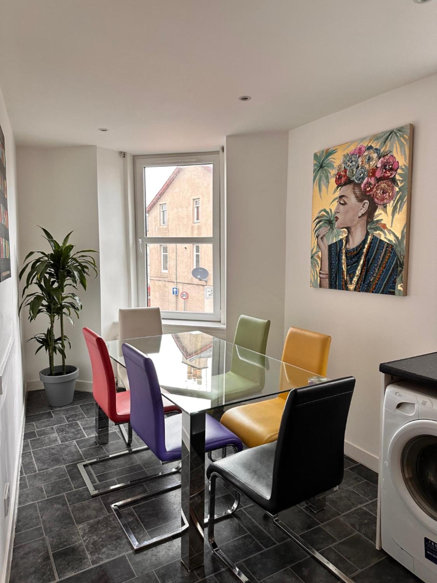 אינברנס 3-Bedroom Flat In The City Centre Next To The River Ness מראה חיצוני תמונה