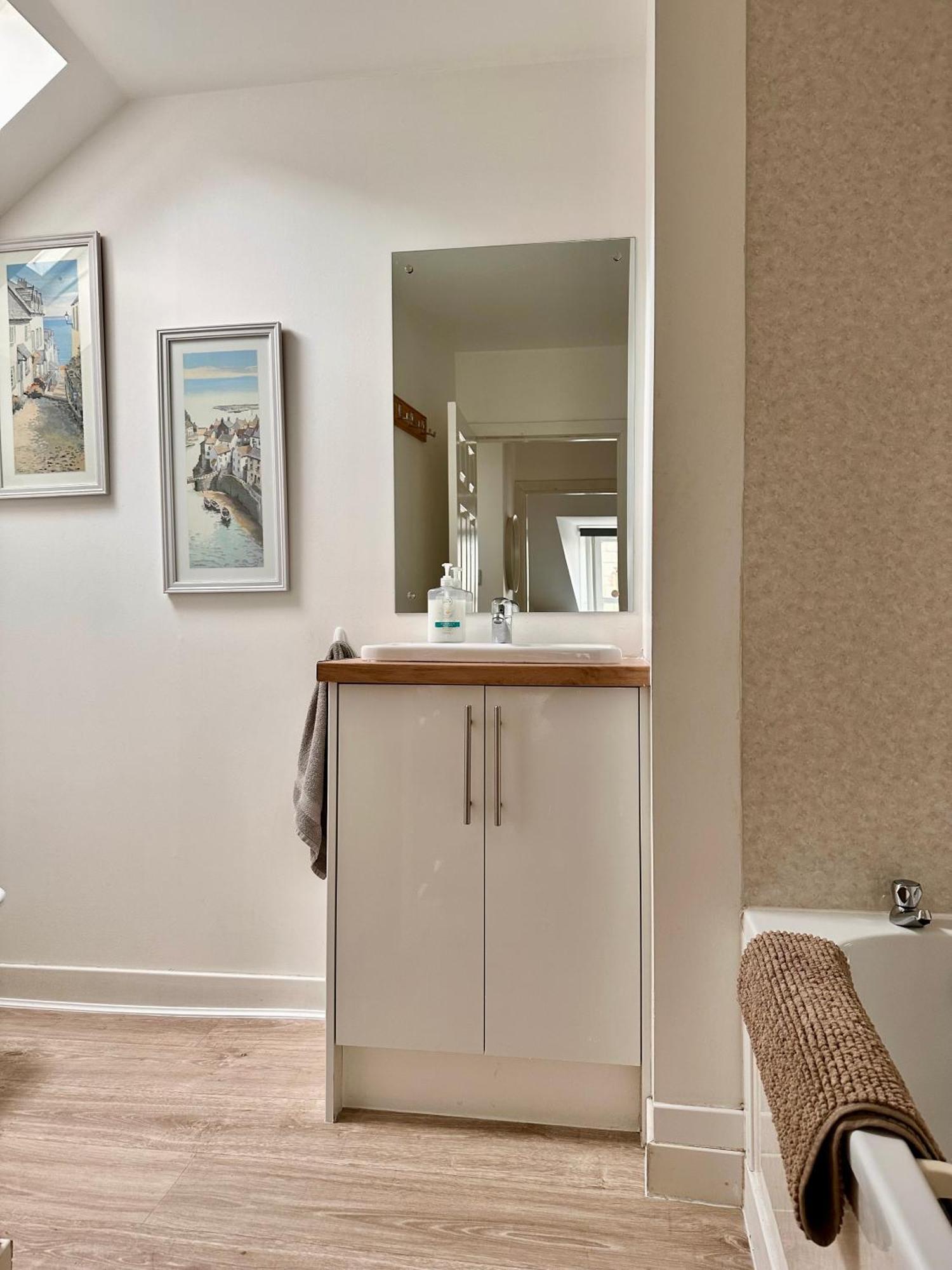 אינברנס 3-Bedroom Flat In The City Centre Next To The River Ness מראה חיצוני תמונה